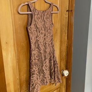 Mauve mini lace dress medium
